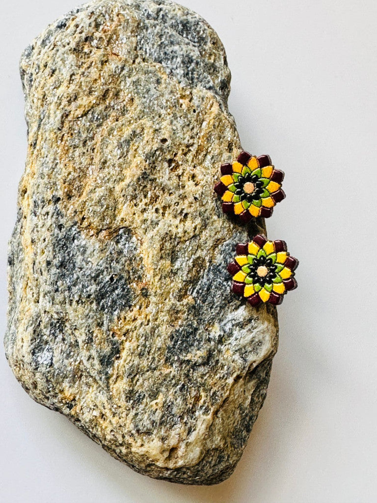 Aritos mandala flor pintados en madera