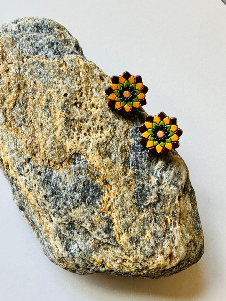 Aritos mandala flor pintados en madera
