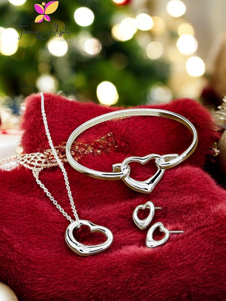 Set de collar, aretes y pulsera corazón