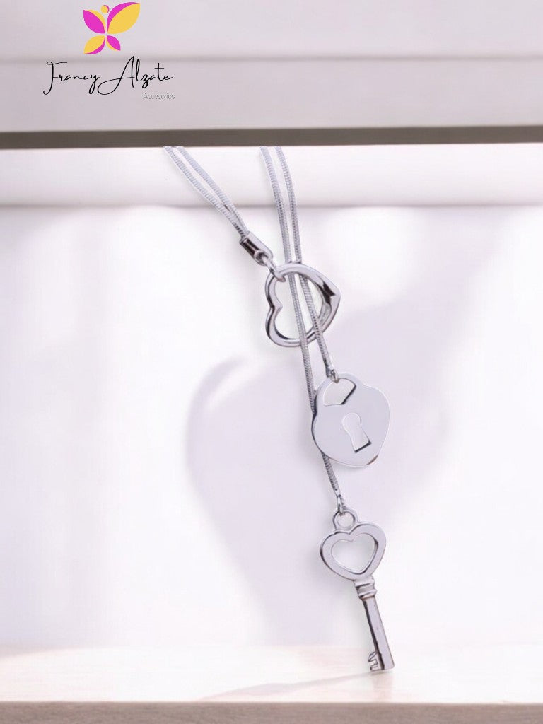 Collar corbatín enamorados