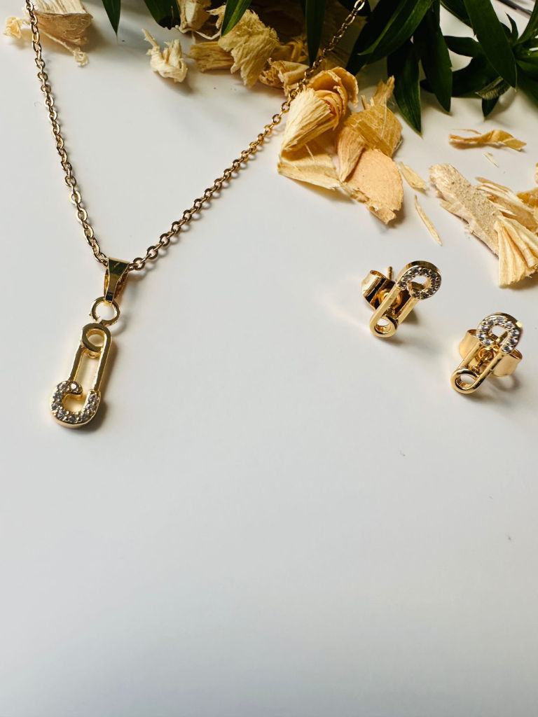 Set de cadena y aritos en forma de gancho