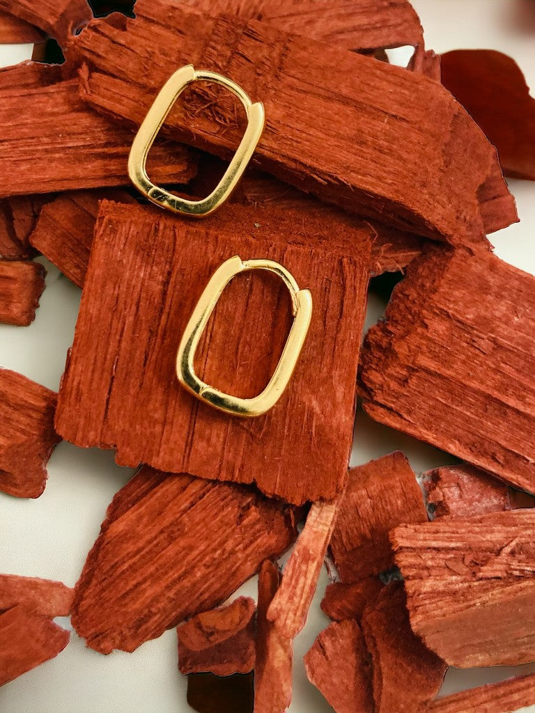 Candongas Hugies cuadrada oro laminado 18k