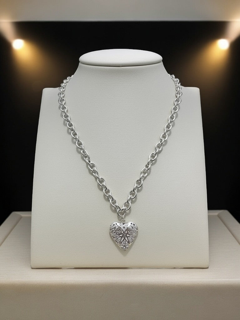 Cadena eslabones con dije relicario corazón