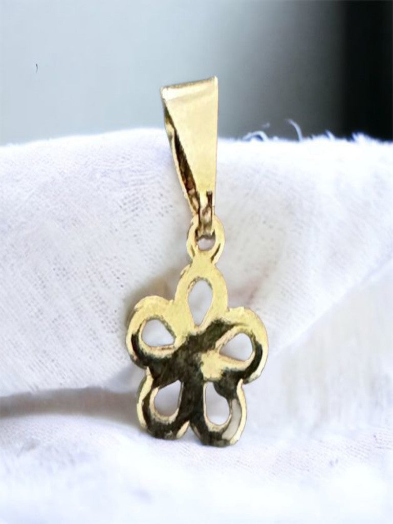 Dije margarita oro laminado 18k