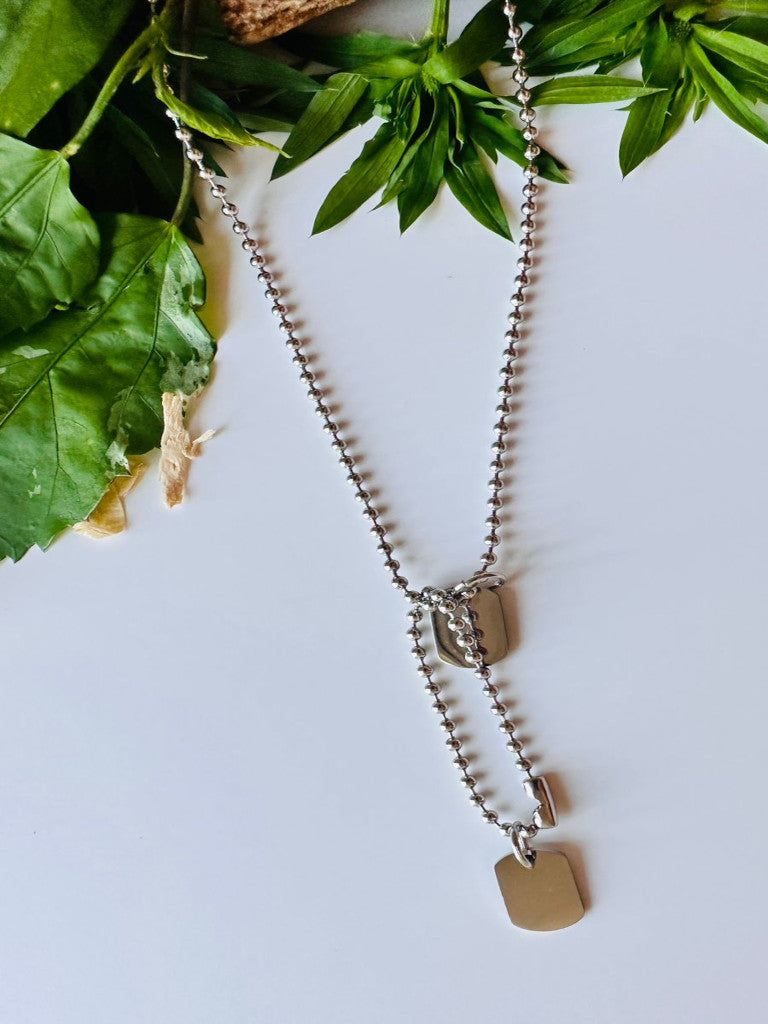 Cadena placa militar