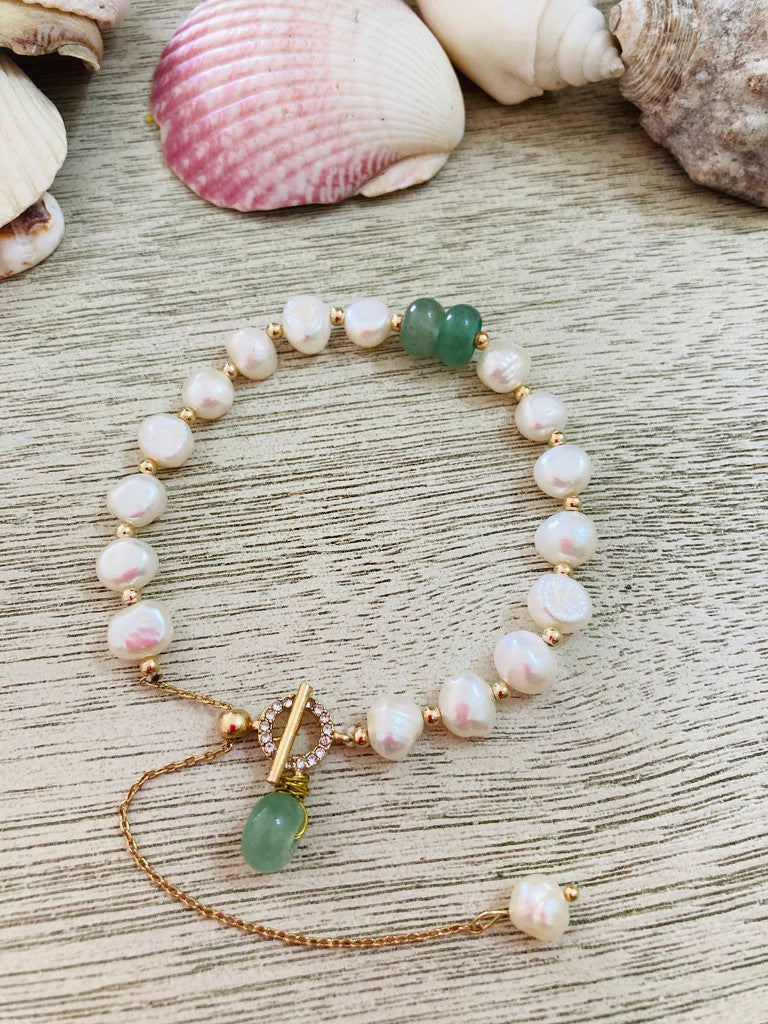 Pulsera perlas de agua de río y piedra jade