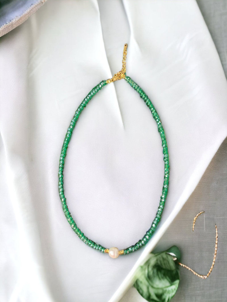 Choker murano verde con centro de perla de río