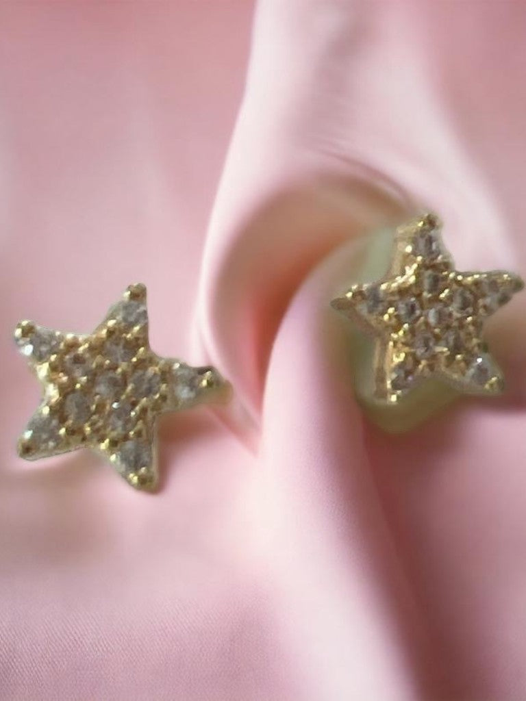 Topos de estrella con circones en oro laminado 18k
