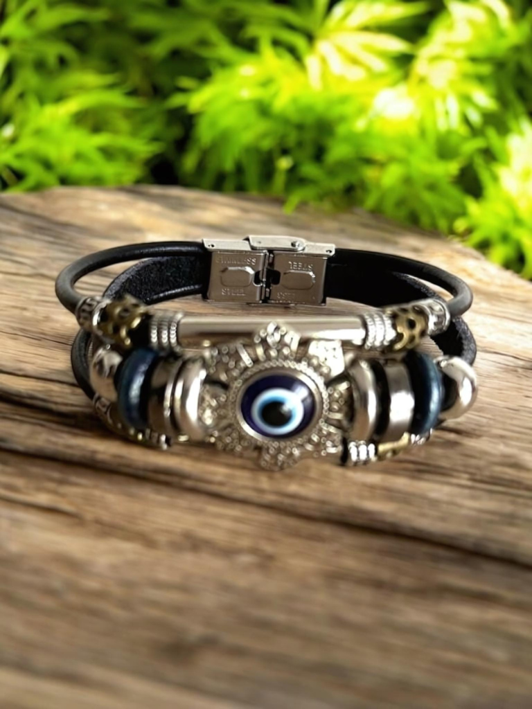 Pulsera multicapa en cuero con ojo turco